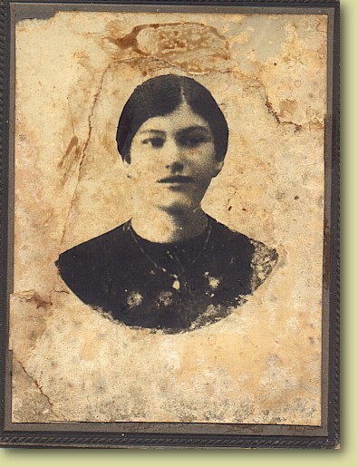 Estevam_foto_mulher.jpg (72391 bytes)