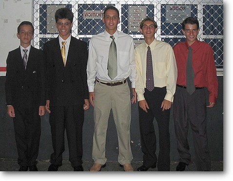 formandos2003_alpha_1.jpg (57666 bytes)