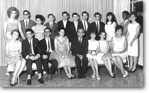 formandos_anos60.jpg (58125 bytes)