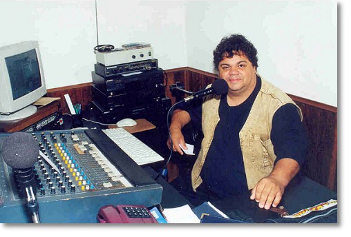 radio_helio1.jpg (54975 bytes)