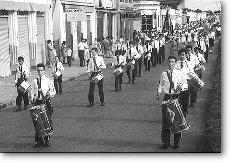 fanfarra1965.jpg (66731 bytes)