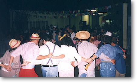 junina2003e.jpg (40553 bytes)