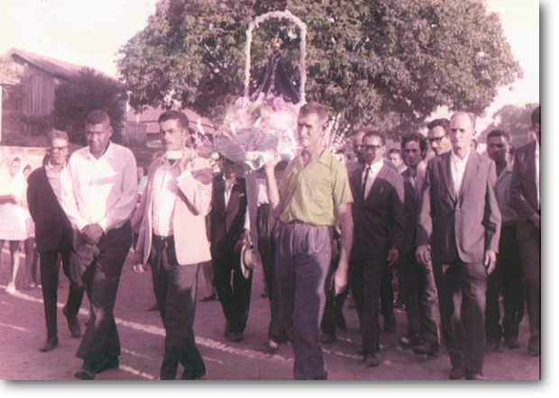 stlina_religiao3.jpg (73581 bytes)